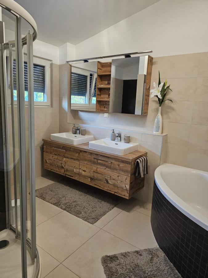 Cosy & Elegant Cityhouse With Garden Вена Экстерьер фото